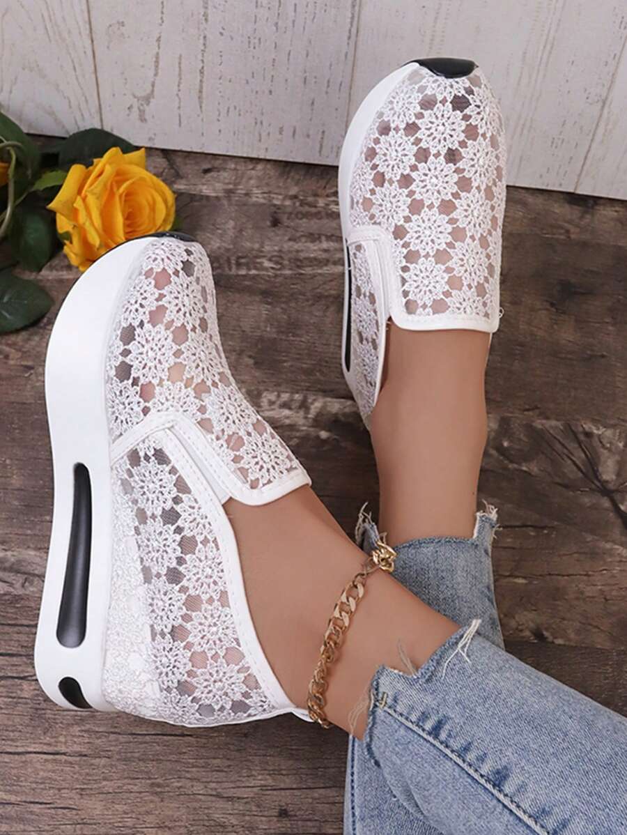 Aéra - Baskets en Dentelle Florale à Velcro