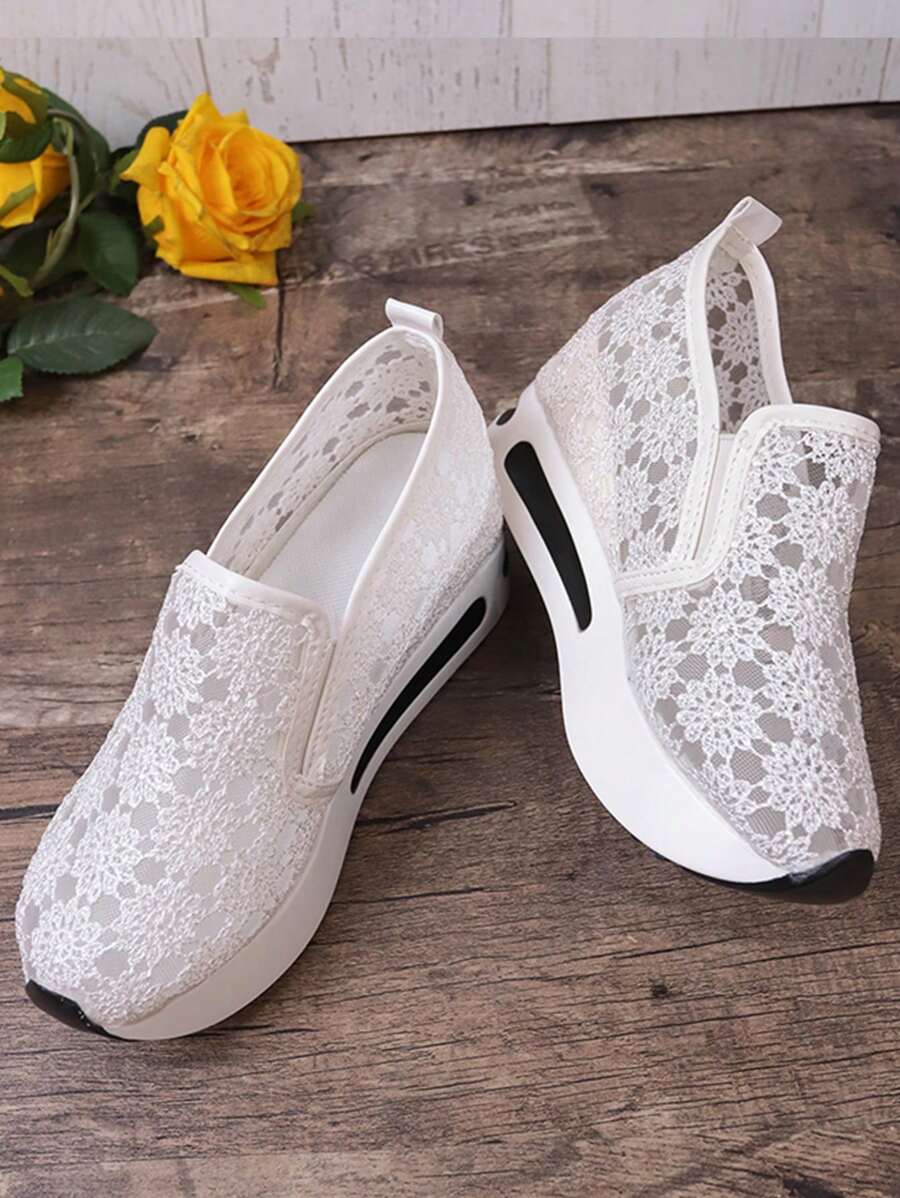 Aéra - Baskets en Dentelle Florale à Velcro