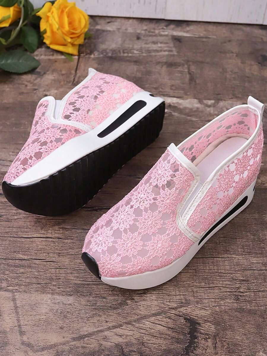 Aéra | Baskets en Dentelle Florale à Velcro