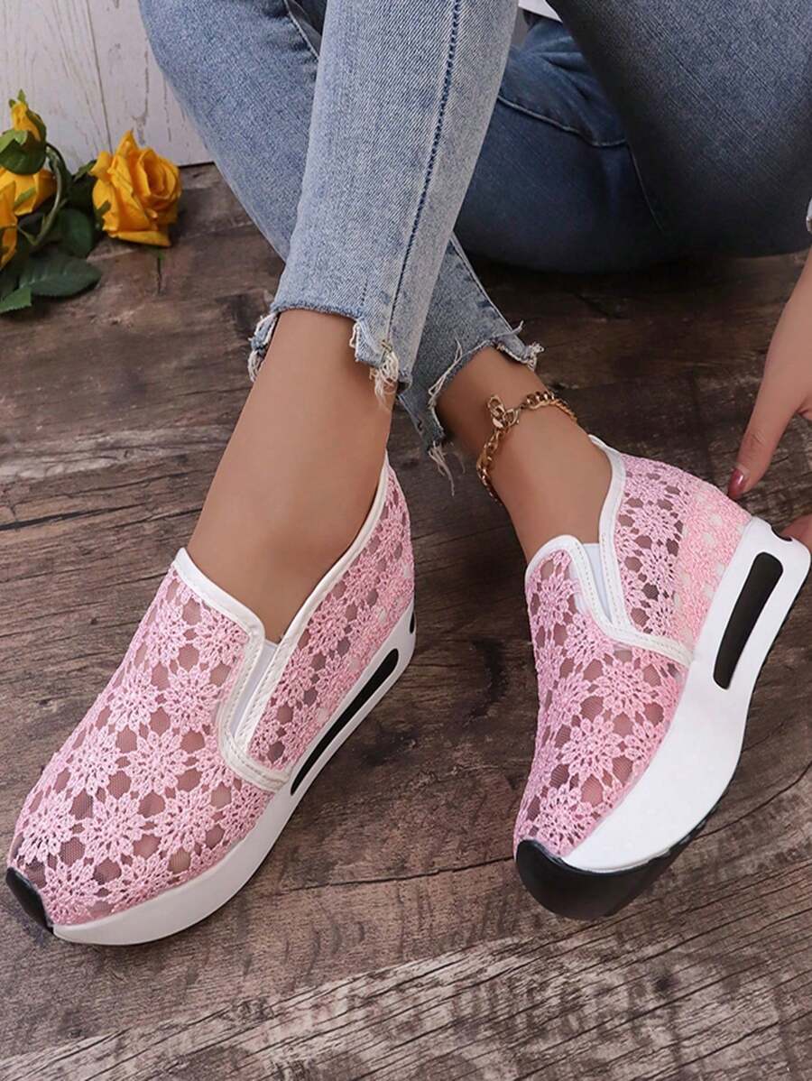 Aéra | Baskets en Dentelle Florale à Velcro