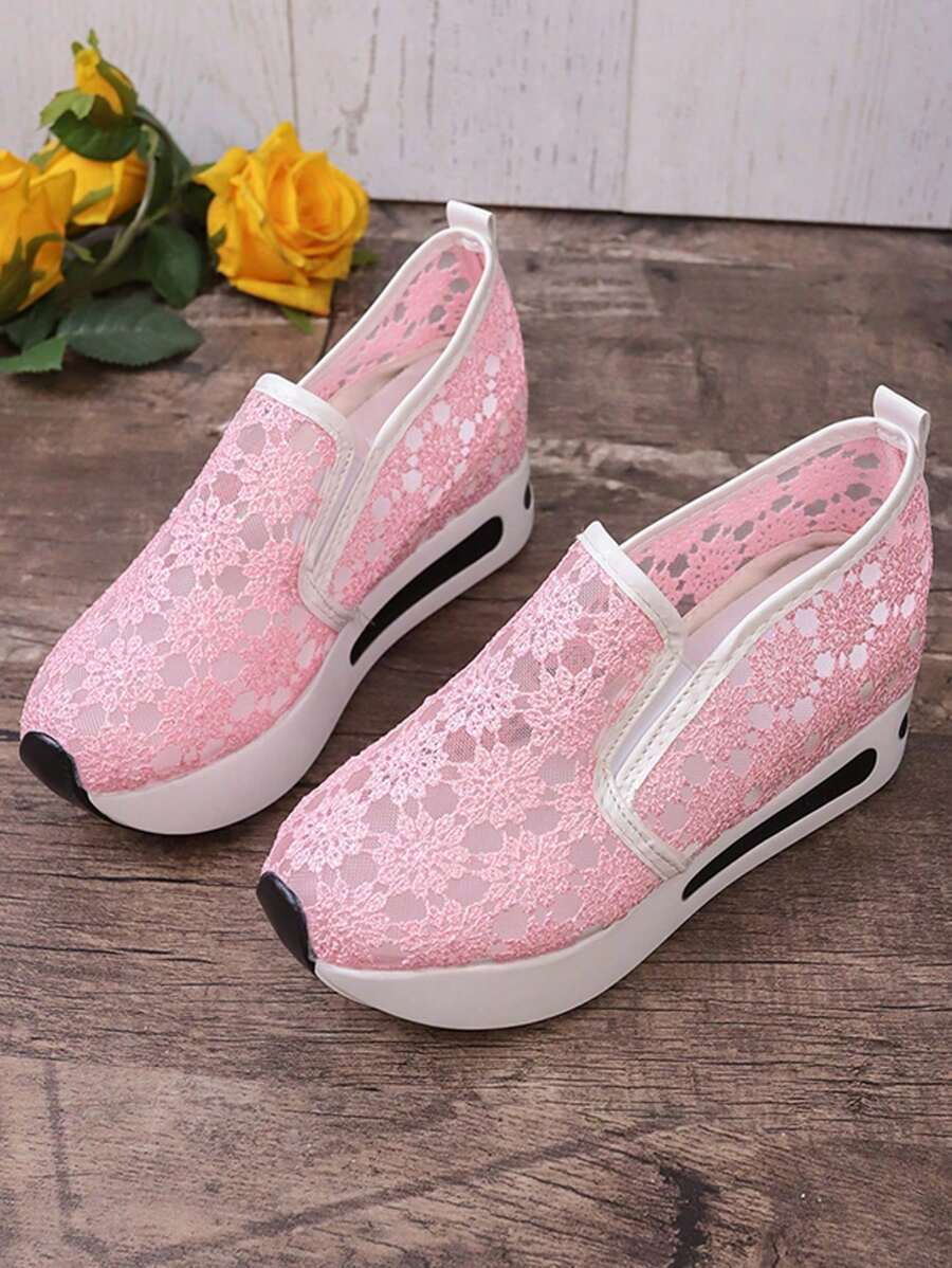 Aéra | Baskets en Dentelle Florale à Velcro