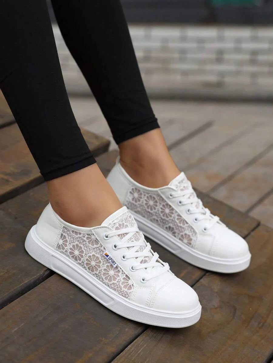 Lace - Baskets en Dentelle Florale à Lacets