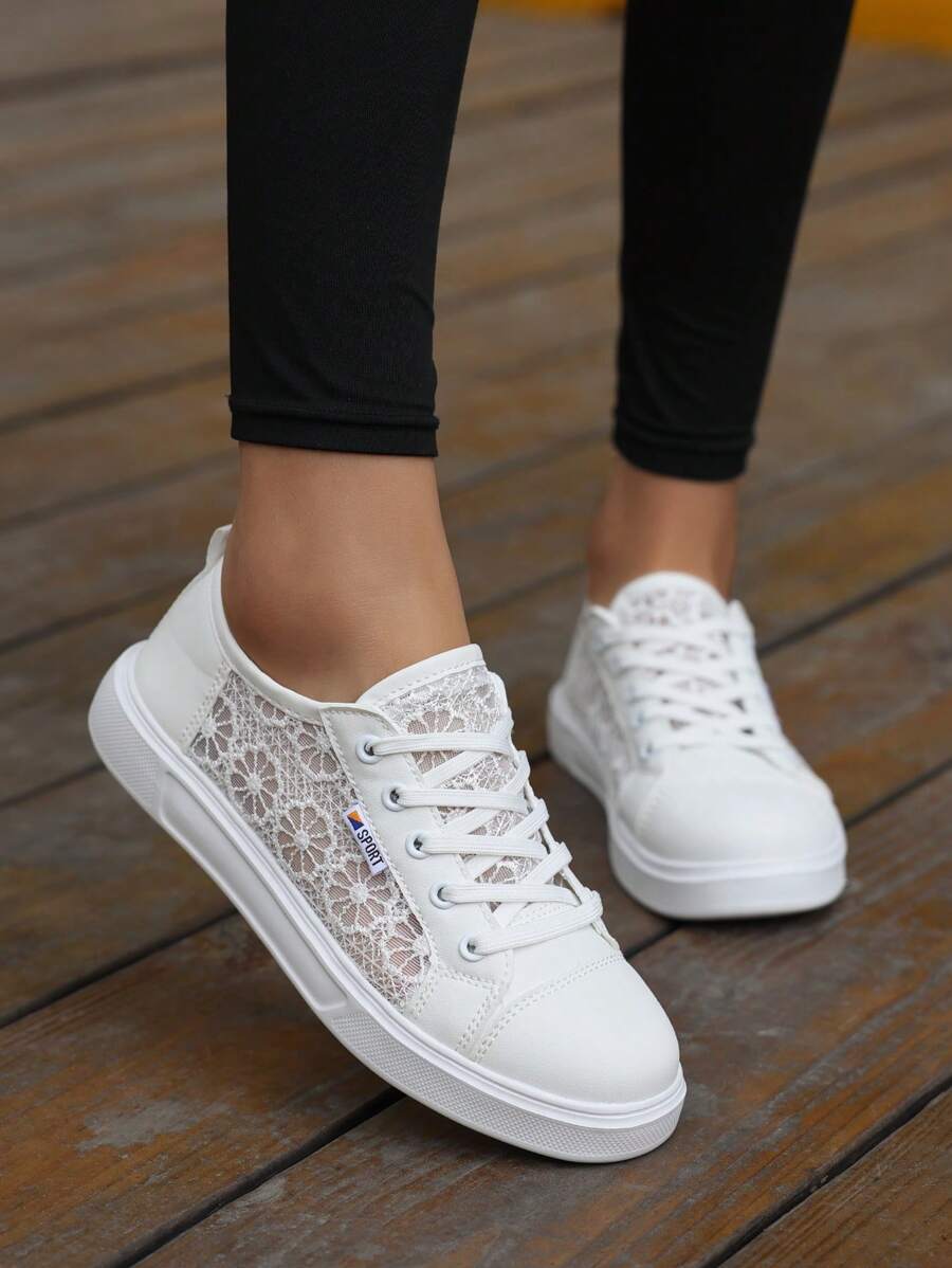 Lace - Baskets en Dentelle Florale à Lacets