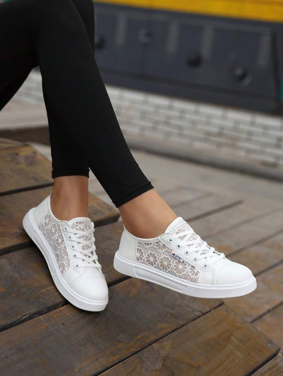 Lace - Baskets en Dentelle Florale à Lacets