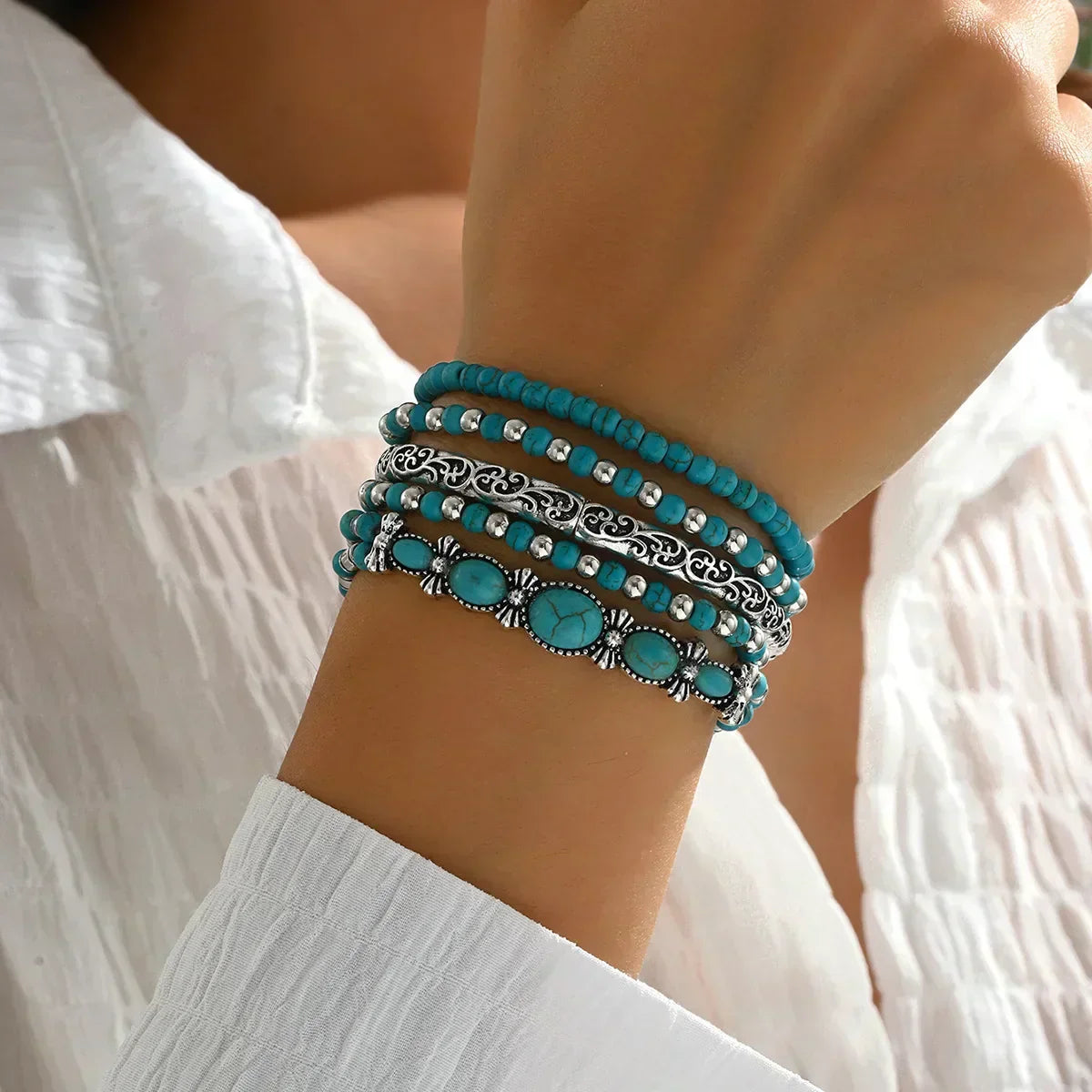 Set de pulseras boho con cuentas turquesas